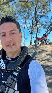 Y yo pensando que era la moto 🧓🏼🤣 , ., ., #insta360 #insta360onex2  #reelsinstagram #reels #reelitfeelit #hondacrf250 #crf250f #enduro  #diversion #aventura #aventuraenplaya #insta360x2 #honda #crf ...