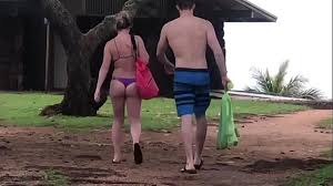 These two bff's are spending their friday night having lots of fun, but they can't decide whether to hit the clubs or dance away at home. Crazy Party Girls Playing Around Mainmovs
