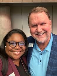 Tina Dooley's Instagram, Twitter & Facebook