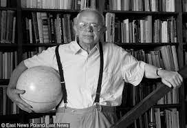 Translated into 50 languages and 40 million copies sold. Stanislaw Lem Dzis Skonczylby 95 Lat Pisarz Wizjoner Prorok W Swoich Ksiazkach Przewidzial Internet Co Jeszcze Viva Pl