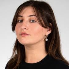 Dora Mcmillan's Instagram, Twitter & Facebook