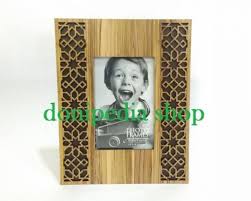 Sejak 2017, frameholic menyediakan cara mudah dengan harga terjangkau bagi anda yang membutuhkan bingkai custom untuk karya seni, poster, foto, plakat sertifikat, puzzle, dan. Jual Pigura Foto Kayu Artistik Llb2s Bingkai Photo Frame Vintage Elegan Inkuiri Com