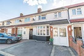 Slough in berkshire landlords can use thehouseshop.com to get a free online rental appraisal and set the perfect price for their property. Search 3 Bed Properties For Sale In Slough Onthemarket