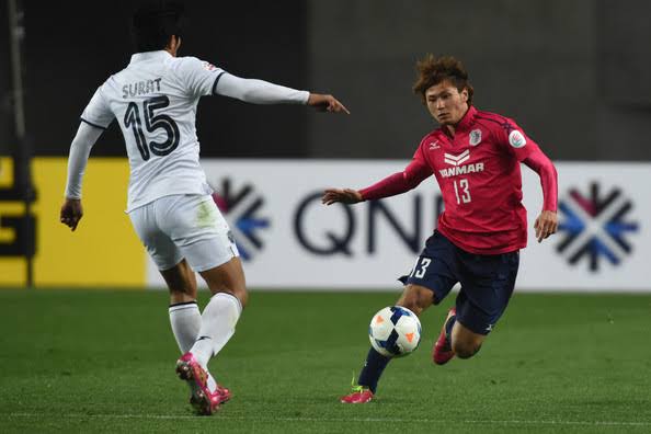 Takumi Minamino (kanan) di Cerezo Osaka.