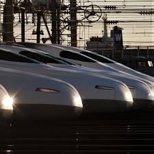 The tsubame (つ ば め) adalah perkhidmatan kereta api yang dikendalikan oleh syarikat keretapi kyushu (jr kyushu) di kyushu shinkansen di jepun sejak 2004. Foto Shinkansen Di Pelbagai Lokasi Di Jepun Best Of Japan