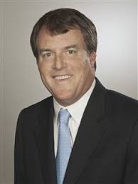 b>Brady Lum '85 Delivers St. John's Commencement Address</b> St. John's  School