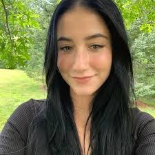 Alanna Wade's Instagram, Twitter & Facebook