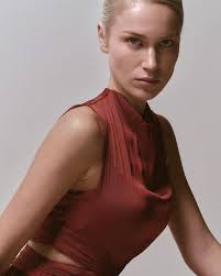 living my dream w @cybersweeties410 mua @noemie.adebiyi assist @c4priporrn  @_777kai @klassonemilia