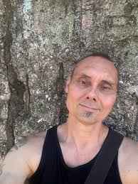 Den roliga jäveln är tillbaka! Lägg i kommentarerna en bild på dig själv 🙂  Oavsett om det är med filter eller inte så kör på så får vi se alla vackra  medlemmar :)