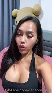 SayaRoze Asian Flashing her Big Boobs Onlyfans Video