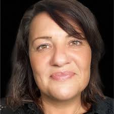 English version below] Cher réseau, Apres deux belles années à NEOMA  Business School il est temps pour moi de continuer mon aventure au sein de  John Carroll University à Cleveland ! 🇺🇸