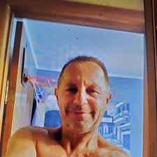 Sorry but your ex is a fool......you are very very beautiful Nikki....  🧡🖤🧡🖤