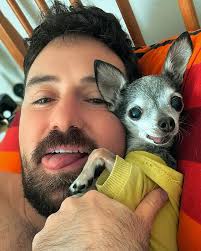 We both have our tongues out! Like father, like daughter! 👅 . . . .  @msroxy_hart #gay #gays #dog #dogdad #chihuahua #chihuahuas  #chihuahuasofinstagram #puppy #puppylove #daddy #dogdaddy