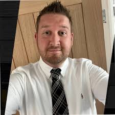 CAVC Automotive Body Repair and Refinishing learners had the opportunity to  enjoy a visit from Aston Martin Senior Manager Stephen Lloyd and some of  the current Aston Martin production apprentices…