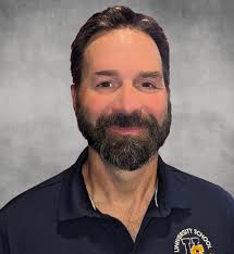 David Holton's Instagram, Twitter & Facebook