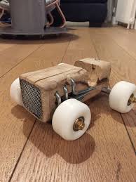 Holzernes Spielzeugauto Holz Spielzeug Ideen Carros De Brinquedo De Madeira Carrinho De Madeira Carro De Madeira