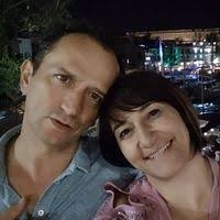Αφού τελείωσε το σχολείο και τις σπουδές, μπήκε. Esy To H3eres Diashmoi Ellhnes Poy Yphr3an Zeygari Must