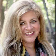 Christine Hackman's Instagram, Twitter & Facebook