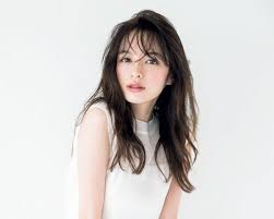 今日からできる前髪アレンジ4選 毎日違う印象で周りをドキッとさせちゃおう 美的 com ヘア アイディア 前髪 ロング ヘアスタイリング