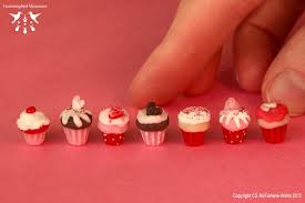 Valentine S Cupcakes 1 12 Scale Dollhouse Miniature Polymer Clay Miniatures Miniature Bakery Miniature Cake