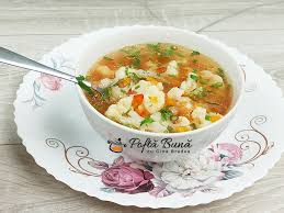 Lăsăm să fiarbă 5 minute şi adăugăm orezul şi ardeiul gras tăiat cubuleţe. Ciorba De Conopida Cu Rosii Reteta De Post Gina Bradea