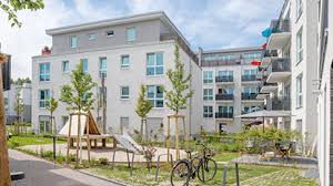 Die howoge wohnungsbaugesellschaft mbh hat den siegerentwurf für das wohnungsbauvorhaben straße am flugplatz mit 300 wohnungen im entwicklungsgebiet berlin adlershof/johannisthal präsentiert. Neubauprojekte Howoge