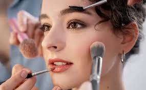 FYP di TikTok, Apa Itu Tren Makeup Low dan High Visual Weight?