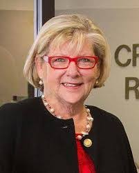 Leslie Lightfoot's Instagram, Twitter & Facebook