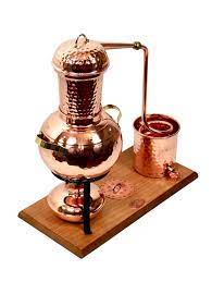 Elle est fabriquée à partir de la plante cannabis sativa, de ses fleurs et de ses feuilles supérieures. Alambic Arabia 2l Avec Rechaud Et Tamis Aromatique Quot Coppergarden Quot Bienvenue Chez Destillatio Votre Boutique De Distillation Et De Cuisine