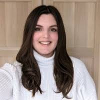 Sara Stringer's Instagram, Twitter & Facebook