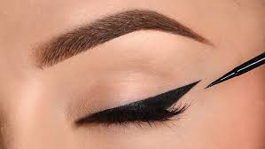 It is so easy to apply, it's basically fool proof. How To Do A Cat Eye Makeup Tutorials Examples Archziner Com