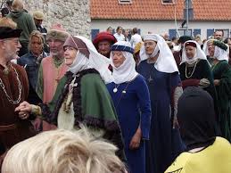 Medeltidsveckan är en festival som årligen anordnas under vecka 32 på gotland sedan år 1984, och då främst i visby men även på landsbygden. Pin Pa Medeltidsveckan