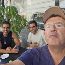 Shalom aleichem. Can anyone point me toward heckshered Queijo de Azeitão in  NYC? Obrigado!