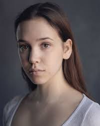 Julia Randall's Instagram, Twitter & Facebook