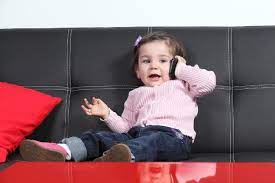 Reden sie mit ihrem baby stets von angesicht zu angesicht. Ab Wann Fangen Babys An Zu Reden Das Gespannte Warten Auf Die Ersten Worte Der Kleinen
