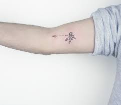 1001 Ideas De Tatuajes Minimalistas Para Hombres Y Mujeres Los disenos de estas mangas completas debe hacerse previamente, para poder combinar cada elemento de una manera perfecta. ideas de tatuajes minimalistas para