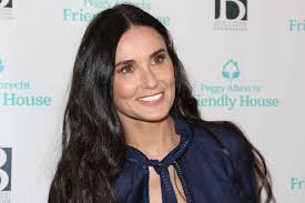 Her parents separated even before her birth. Que Fue De Demi Moore
