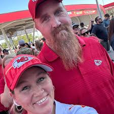 Why do eggs stick to non-stick pans with vegetable oil?