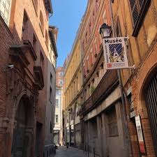 The apartment features a living area, a washing machine, 2 bedrooms with a wardrobe and a bathroom. Ein Jahr Lang Toulousestudium Studieren Weltweit