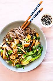 Soba Nudeln Mit Bok Choi Knusprig Gebratenem Tofu Pilzen Vegan Gf C A N B A L L E T Soba Nudeln Tofu Rohkost Rezepte
