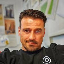 Like any Star Trek fan, I stopped to enjoy the view of the warp core while  playing ST Resurgence. It's a nice change to see this X-shaped  configuration rather than the traditional