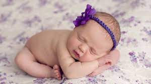 The word mon means 'my' & bebe means 'baby'. Reponse D Expert Au Secours Mon Bebe N Arrive A Dormir Que Sur Le Ventre Magicmaman Com