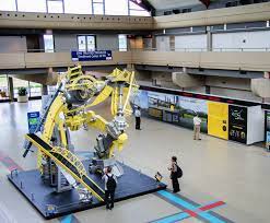 Giant Robot Invades Pittsburgh International Airport The Engineers Society Of Western Pennsylv Pittsburgh International Airport Pittsburgh Magazine Pittsburgh