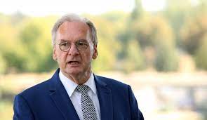 On 9 october 2020, he was elected president of the bundesrat. Reiner Haseloff Privat Funffacher Grossvater So Tickt Der Ministerprasident Von Sachsen Anhalt News De