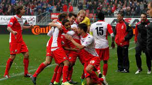 In een historische wedstrijd met tien treffers versloeg fc utrecht op zondag 6 november 2011 in stadion galgenwaard ajax met. 9 Jaar Geleden Fc Utrecht Ajax 6 4