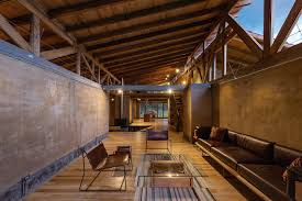 Lasso is a workforce management software solution that helps event companies simplify their crew scheduling, onboarding, communication, time tracking, travel management, vendor management. Casa Lasso Rama Estudio Archdaily