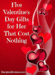 A photo plaque depicting important moments from your relationship is a lovely gift your girlfriend can display her home or office. The Best Valentine S Day Gifts Often Cost Absolutely Nothing Here Are Some Opti Valentines Day Gifts For Her Valentines Ideas For Her Valentines Gifts For Her