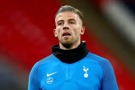 Toby albertine maurits alderweireld is a belgian professional footballer who plays for premier league club tottenham hotspur and the belgium national team. Toby Alderweireld And Willian Pictured In Man United Shirts Spark Twitter Storm But Fans Aren T Buying It Mirror Online