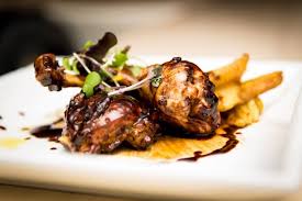 Cuisse De Poulet Legumes Racine Et Sauce Au Chocolat Epicee Chicken Leg Root Vegetables And Spicy Chocolate Sauce Restaurant Food Menu