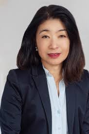 Elizabeth Kwan's Instagram, Twitter & Facebook